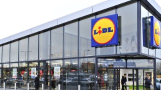 Lidl to trial removing 9p reusable plastic bags from stores