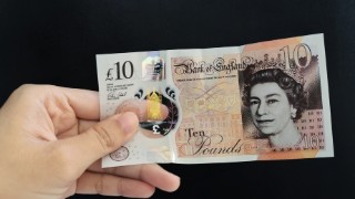 Reports of counterfeit banknotes plummet after shift to new fivers and tenners