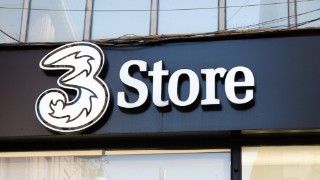 Three advert banned for claiming customers could use phones abroad at 'no extra cost'