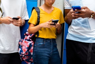 Mobile phones for kids - The Dos and Don'ts