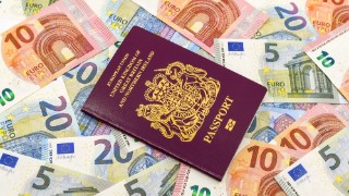 Travellers sent texts warning them to check if they need to renew their passports for Brexit