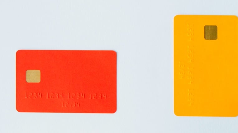 Charge Cards vs. Credit Cards: What's the Difference? - MoneyTips
