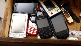 Sell Old Mobiles - Earn £100s for unused handsets